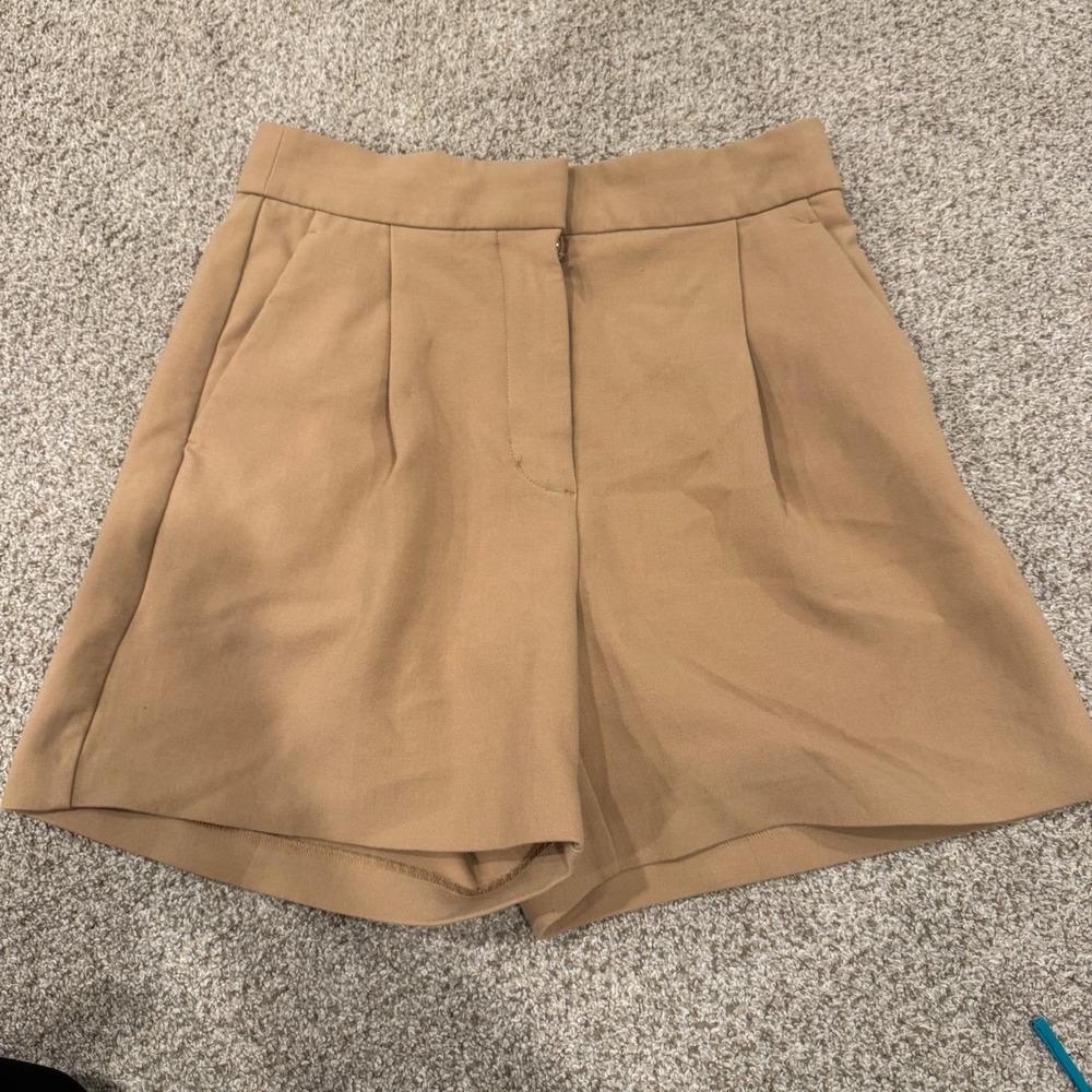 Wilfred Aritzia Effortless High Waisted Pleated Shorts Camel Tan Size 4